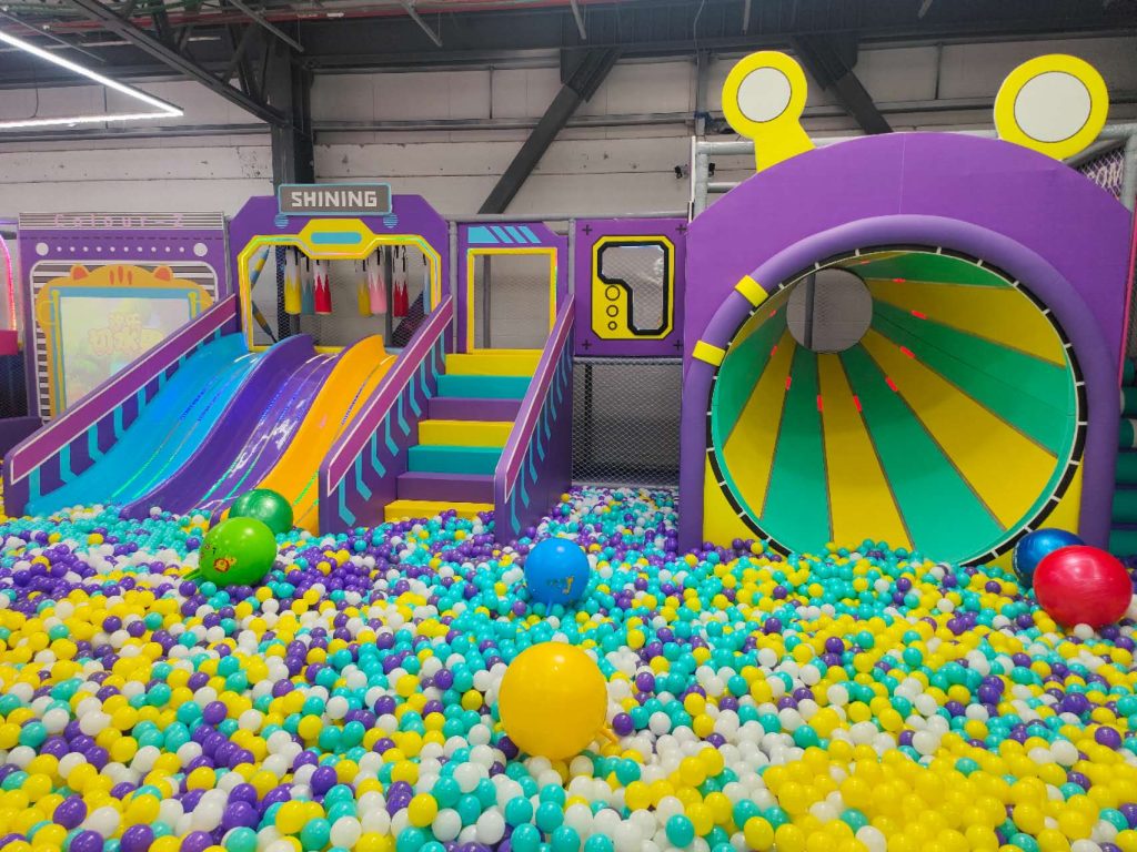 Colorful toddler ball pool and crawl tunnel